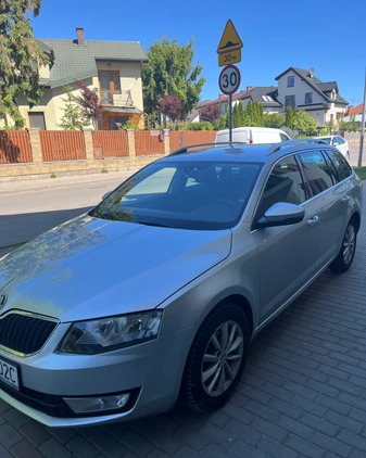 Skoda Octavia cena 41700 przebieg: 154000, rok produkcji 2014 z Warszawa małe 106